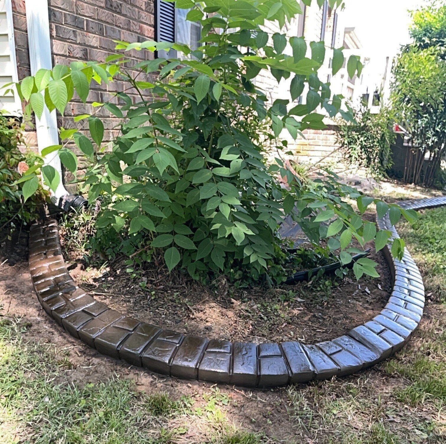 Landscape island by the house, Brick Half Brick pattern