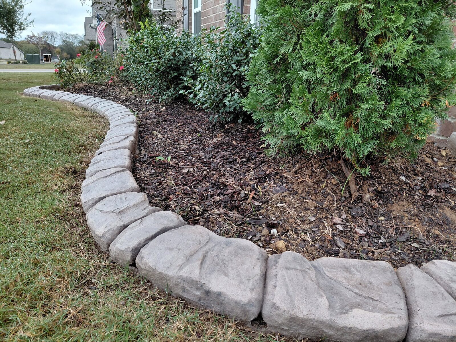 Front foundation bed with roses, Chattanooga Rock pattern
