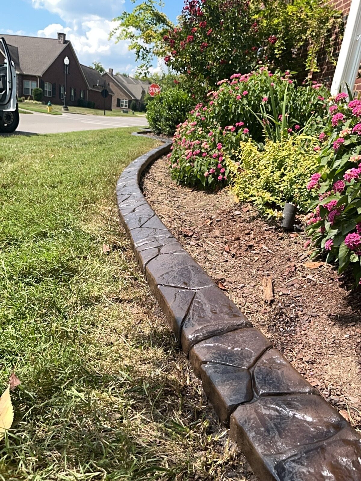 Front-yard border with flowers, Random Stone pattern